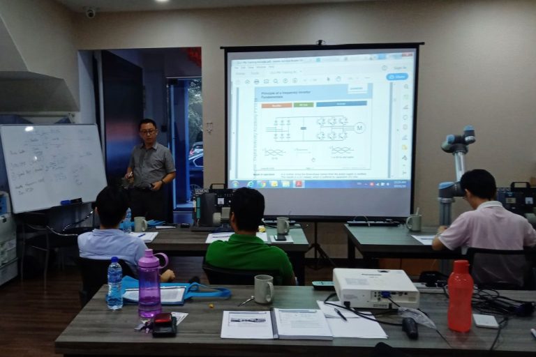 training1-1024x683